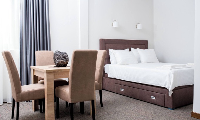 Mahala Apartamento | Chic 1-bedroom apartment with WiFi, AC in amazing near airport