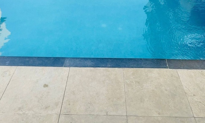 Daman Apartamento | Chic 1-bedroom apartment in brilliant Daman with WiFi, AC