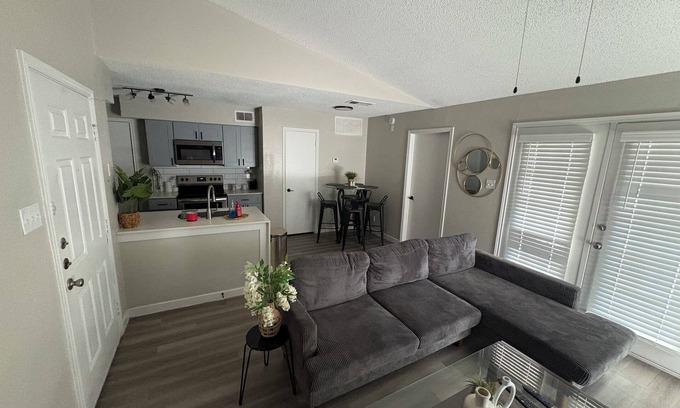 Lake Highlands Apartamento | Chic 1-bedroom apartment with AC, WiFi in awesome Dallas