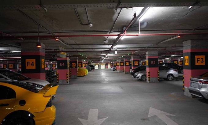 Gulberg Apartamento | Chic 1-bedroom Pent-House with WiFi, AC in Dha phase 4 Lahore