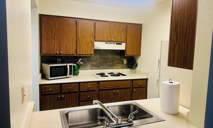 East Mesa Apartamento | Chic 1-bedroom with WiFi and AC in vibrant Mesa
