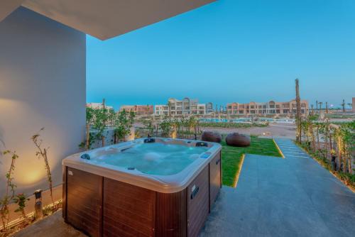 Shurtah al-Dakhlah Apartamento | Chic 1 BR with private jacuzzi
