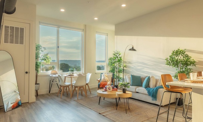 East Orange Apartamento | Chic 1BR Apt w/ WiFi + Parking, AC in lovely East Orange
