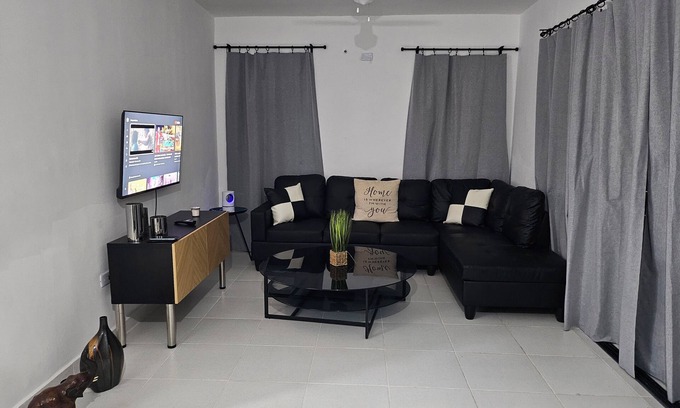 Santo Domingo Apartamento | Chic 2-bedroom apartment with AC, fitness room in beautiful Santo Domingo Este