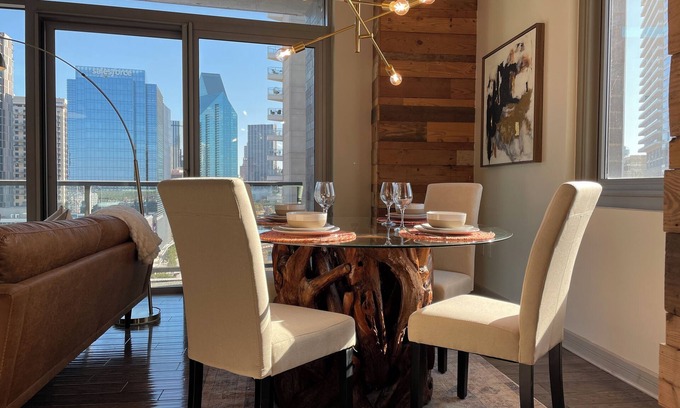 Uptown Apartamento | Chic 2-bedroom apartment with AC, fitness room in brilliant Victory Park Dallas