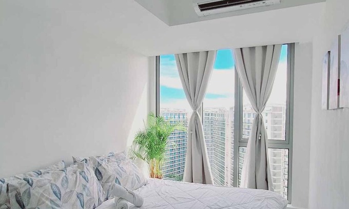 Taguig Condominio | Chic 2-bedroom condo with AC, WiFi in enchanting Parañaque