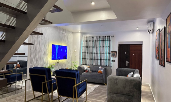Ofin Apartamento | Chic 2-Bedroom Maisonette in Lekki