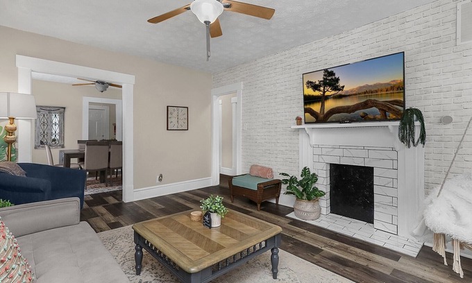 Franklin Park Casa | Chic❤️2BR near DT, 8 min walk to Franklin Park/Conservatory/Trolley District