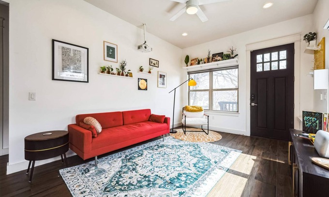 Chestnut Casa | Chic 3 BDR for 5, Minutes From Downtown Austin!