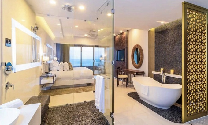 Puerto Juarez Complejo | Chic 3-bedroom resort with AC, fitness room in vibrant Cancún