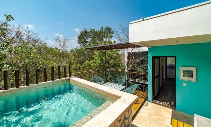Ek Balam Village Casa | CHIC 3-Levels at MUN - Rooftop Deck - Pool