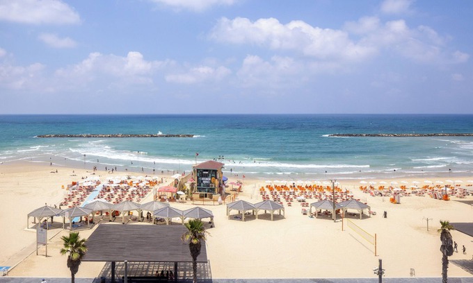 Kerem HaTeimanim Apartamento | Chic 3BR Apt on the Beach by Sea N' Rent