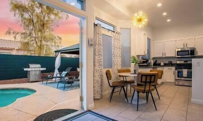 North Las Vegas Casa | Chic and Modern 3BD Home with Pool & Pool Table