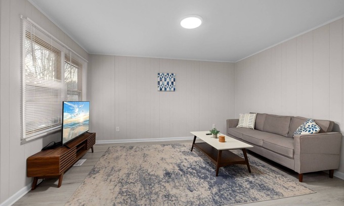Durham Apartamento | Chic Apartment Near Duke~Easy Access to Downtown & Dining Spots