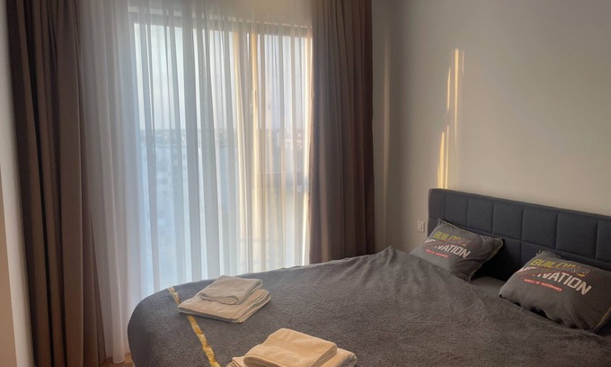 Sector 1 Apartamento | Chic apartment with AC and WiFi in brilliant Bucharest Fully furnished 2 TV