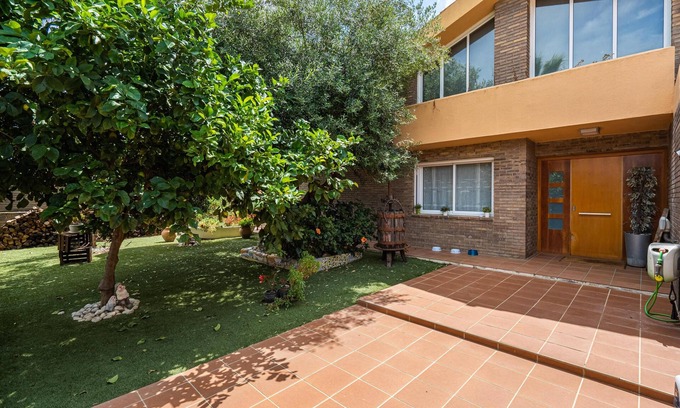 Gandia Apartamento | Chic apartment with AC and WiFi in awesome Gandia