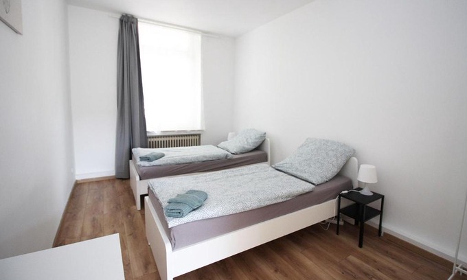 Wuppertal Apartamento | Chic Apartment with Balcony