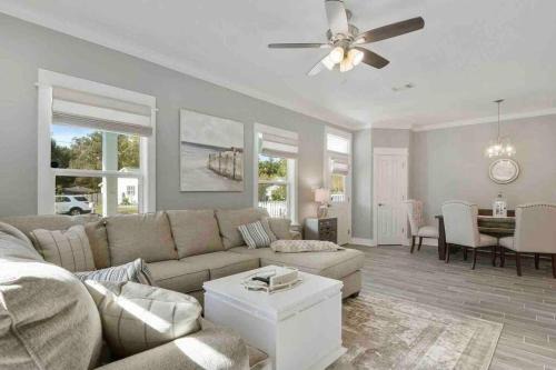 Gulfport Casa | *Chic Beach Cottage Retreat* near Beach/downtown