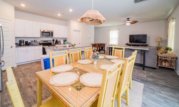 Sunset Beach Casa | Chic Boho 4BR Retreat w/ Doggie by Beach&Golf+BBQ