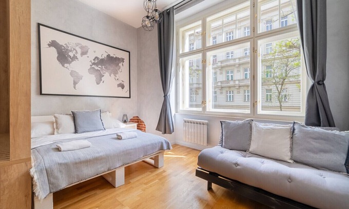 Nove Mesto Apartamento | Chic Brick Suite in Historic City