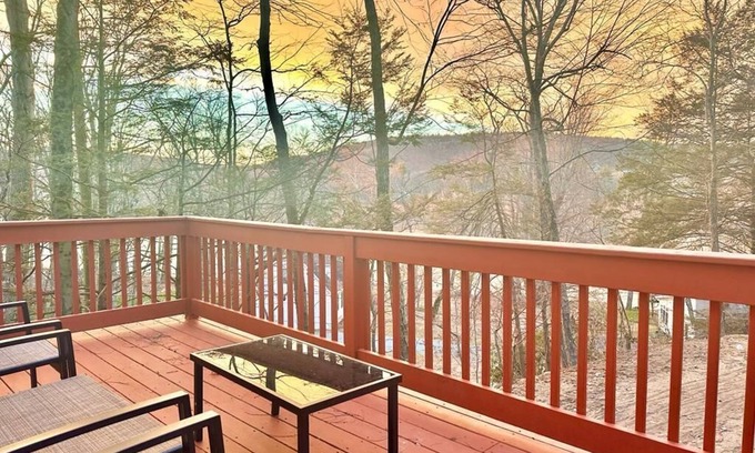 Montague Chalet De Esquí | ★Chic Chalet River Views & Access★