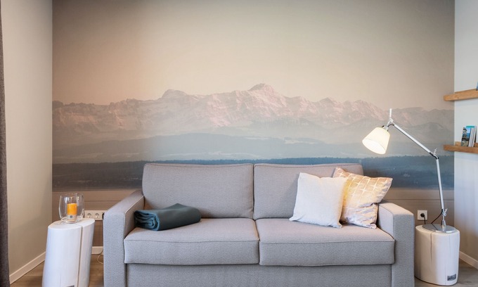 Friedrichshafen Apartamento | Chic city apartment - city location - close to the lake + single garage