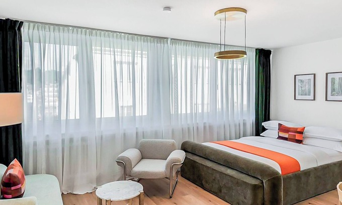 Elberfeld-Mitte Apartamento | Chic City Apartment 1BR for 2- Elegant Comfort, Wuppertal City Center