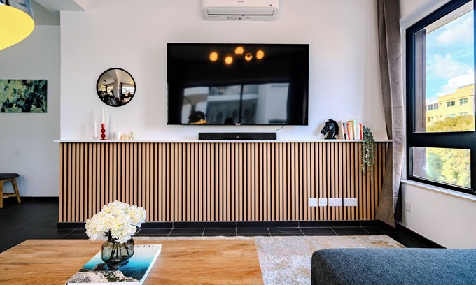 City Centre Apartamento | Chic City-Centre Stay With Stunning Views
