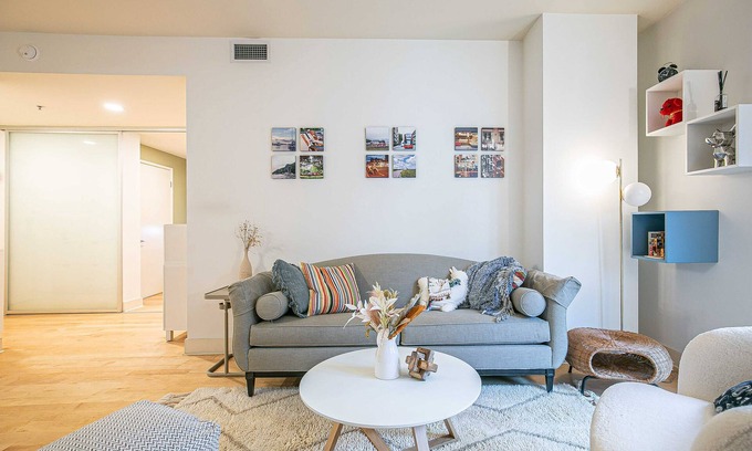 Rincon Hill Apartamento | Chic City Getaway in the Heart of Urban Lansing - A Perfect Escape Awaits #41904