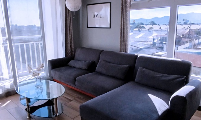 Zona 13 Apartamento | CHIC & COMFORTABLE STAY – CLOSE TO AIRPORT