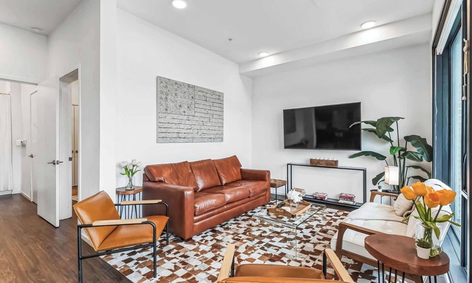 Eighth Avenue Condominio | Chic Condo for 8 in Desirable Gulch Neighborhood!