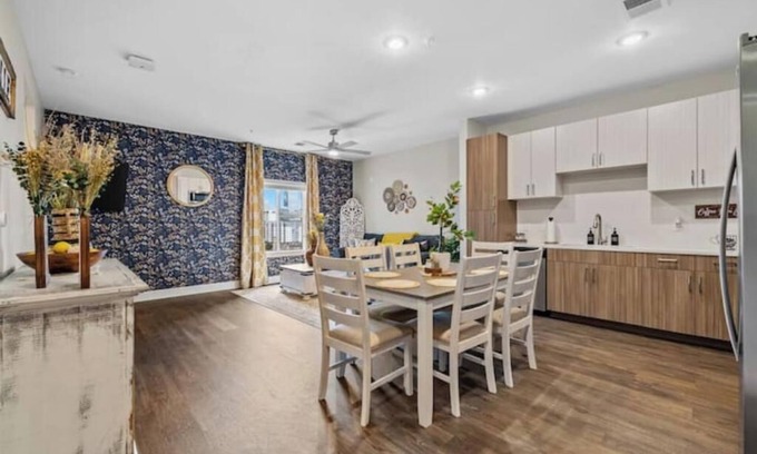 Eighth Avenue Apartamento | Chic Country Getaway Walk to Broadway & Gulch