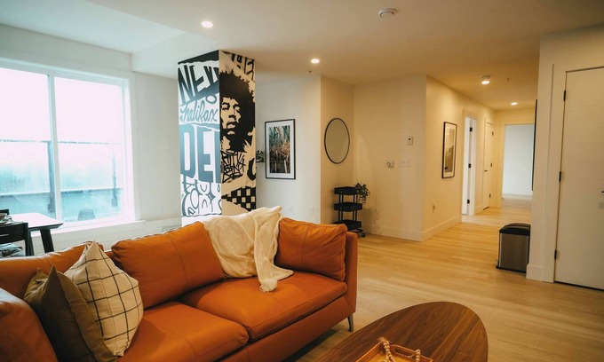 North End Cama Y Desayuno | Chic Cozy Retreat - 2BR - Stunning North End Views