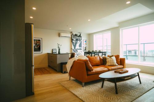 North End Apartamento | Chic Cozy Retreat - 2BR - Stunning North End Views