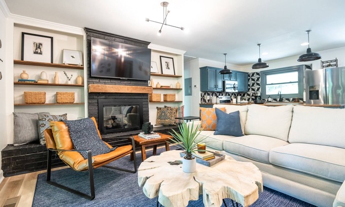 Dadeville Casa | Chic Cricket Cottage | 3 Bed, 2 Bath