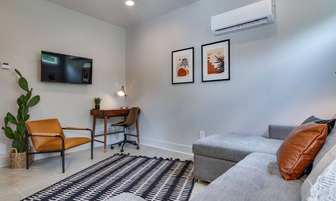 Greenwood Casa | Chic East Nashville Townhouse Retreat