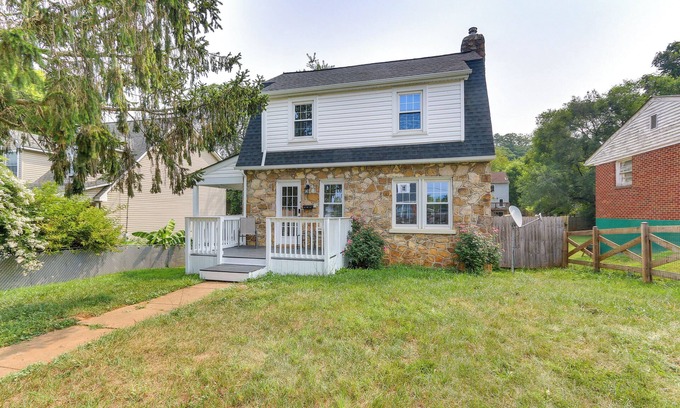 Front Royal Casa | Chic Front Royal Retreat Near Shenandoah River!