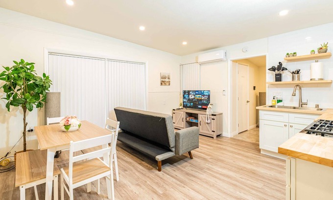 Glendora Casa | Chic Historic Route 66 Home - Ideal for Relaxation