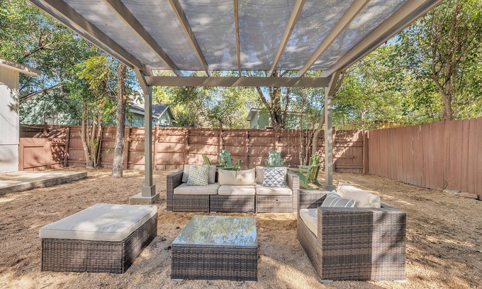 Dawson Casa | Chic Home-SoCo 1 block-5min Zilker & LadyBirdLake