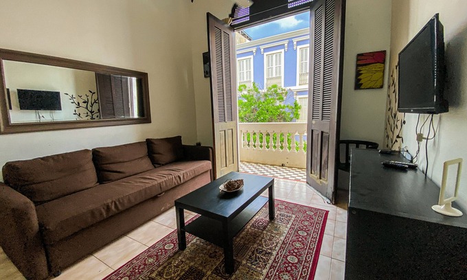 Ponce Centro Apartamento | Gladiolas 2201 - Esto es Puerto Rico