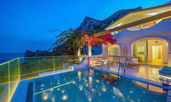 Sant'Agata sui Due Golfi Casa | Elegante villa de lujo con impresionantes vistas al mar