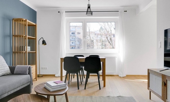 Matzleinsdorf Apartamento | Chic Margareten 2BR w/ A/C & Elevator near Hauptbahnhof, by Blueground