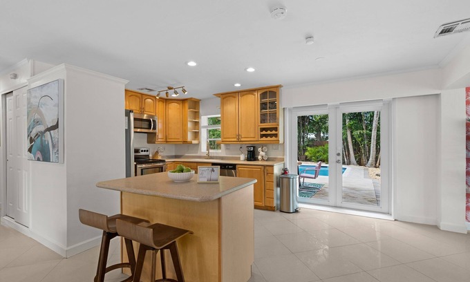 Wilton Manors Casa | Chic Miami Mid Century Home-1mi to Nightlife