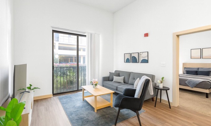 Five Points South Apartamento | Chic Mid-Rise Apartment | 2BR Getaway