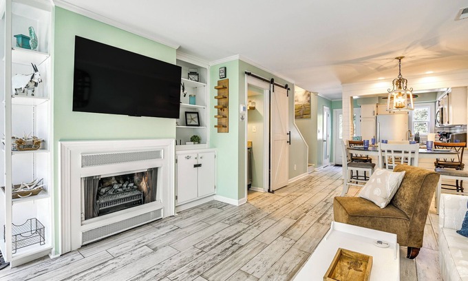 Murrells Inlet Casa | Chic Murrells Inlet Getaway ~ 2 Mi to Marsh Walk!