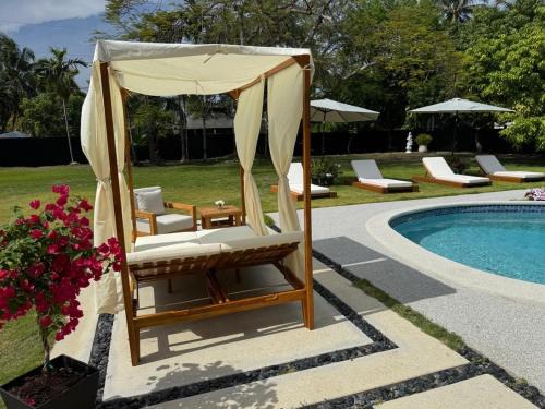 Cutler Bay Casa | Chic-ness Oasis