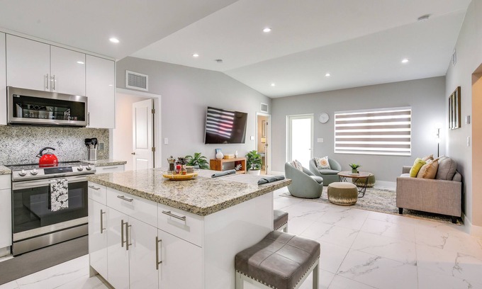 North Miami Cabaña | Chic North Miami House ~ 7 Mi to Hard Rock Stadium
