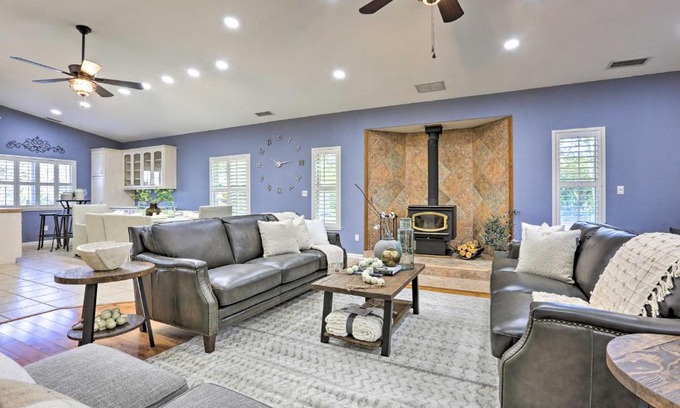 Winters Casa | Chic Ranch-Style Home on 33-Acre Walnut Ranch