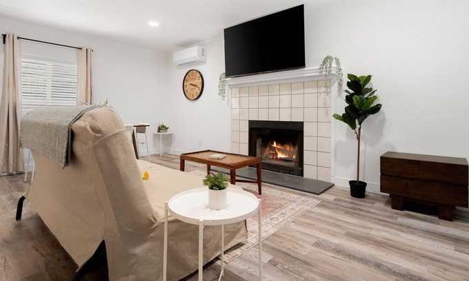 Carmichael Casa | Chic Remodeled 3BD|2BA House w/ Huge Outdoor Space