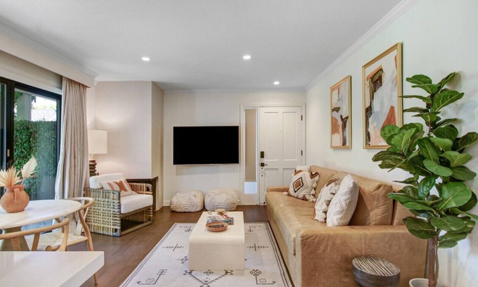 Napa Condominio | Chic Resort Retreat : Pool Access, Kitchen, Patio